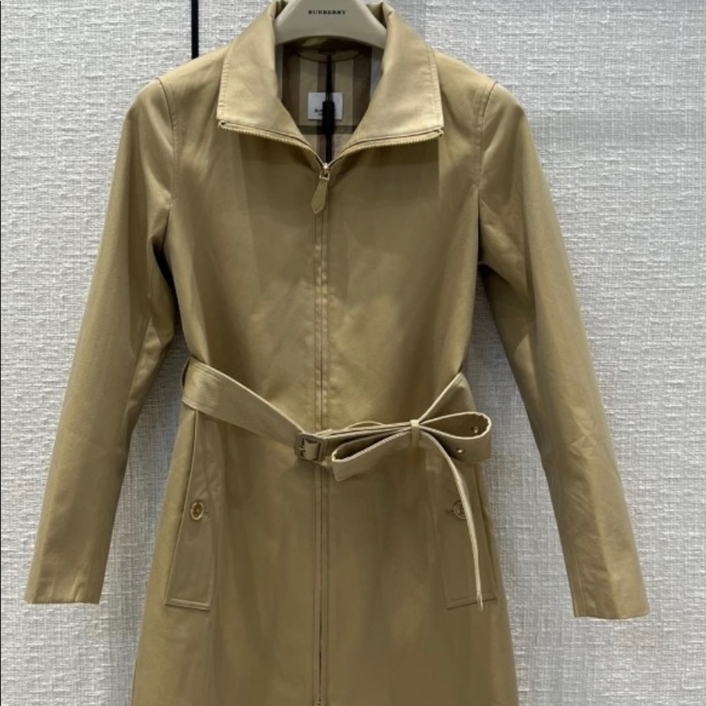 Burberry trench coat great condition